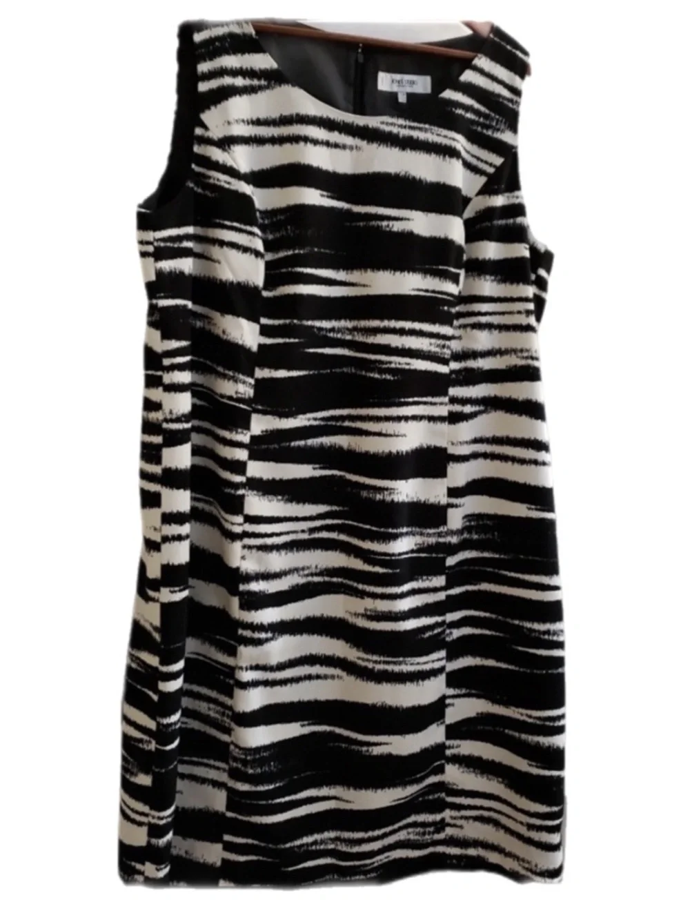 Jones Studio Zebra Print Sleeveless Shift Dress, Filly Lined in Plus Sz 20W/2X - Picture 6 of 17